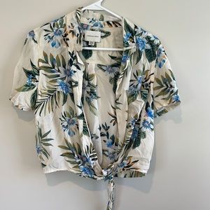 American eagle crop button up